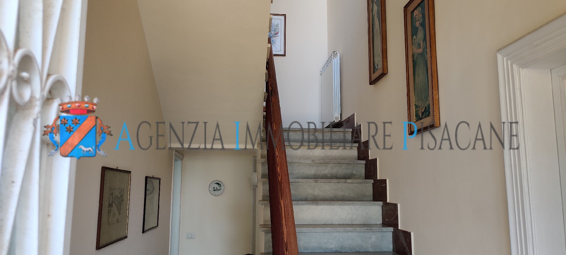 Scala interna - Agenzia Immobiliare & Architettura Pisacane