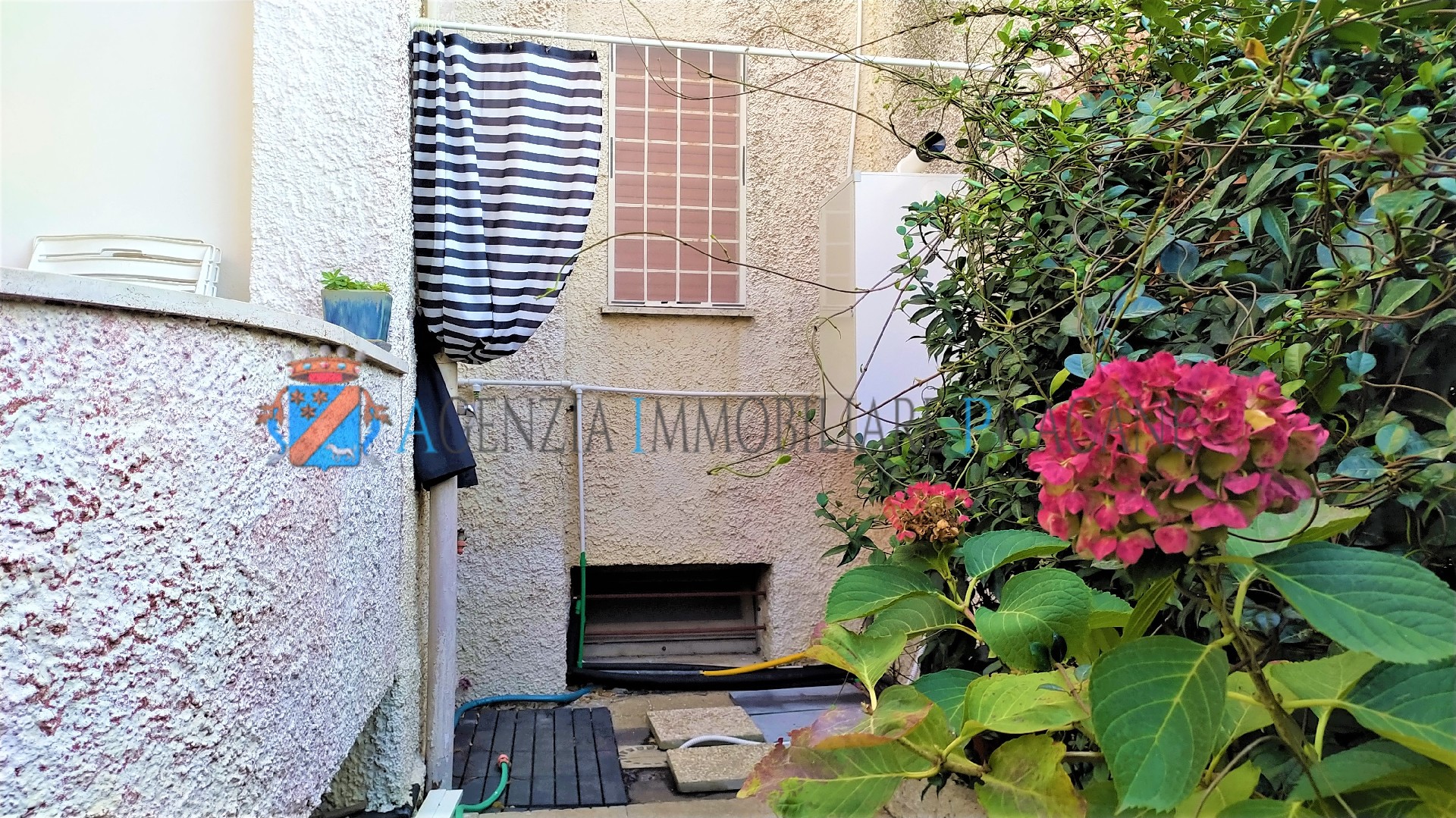 Giardino sul retro - Agenzia Immobiliare & Architettura Pisacane