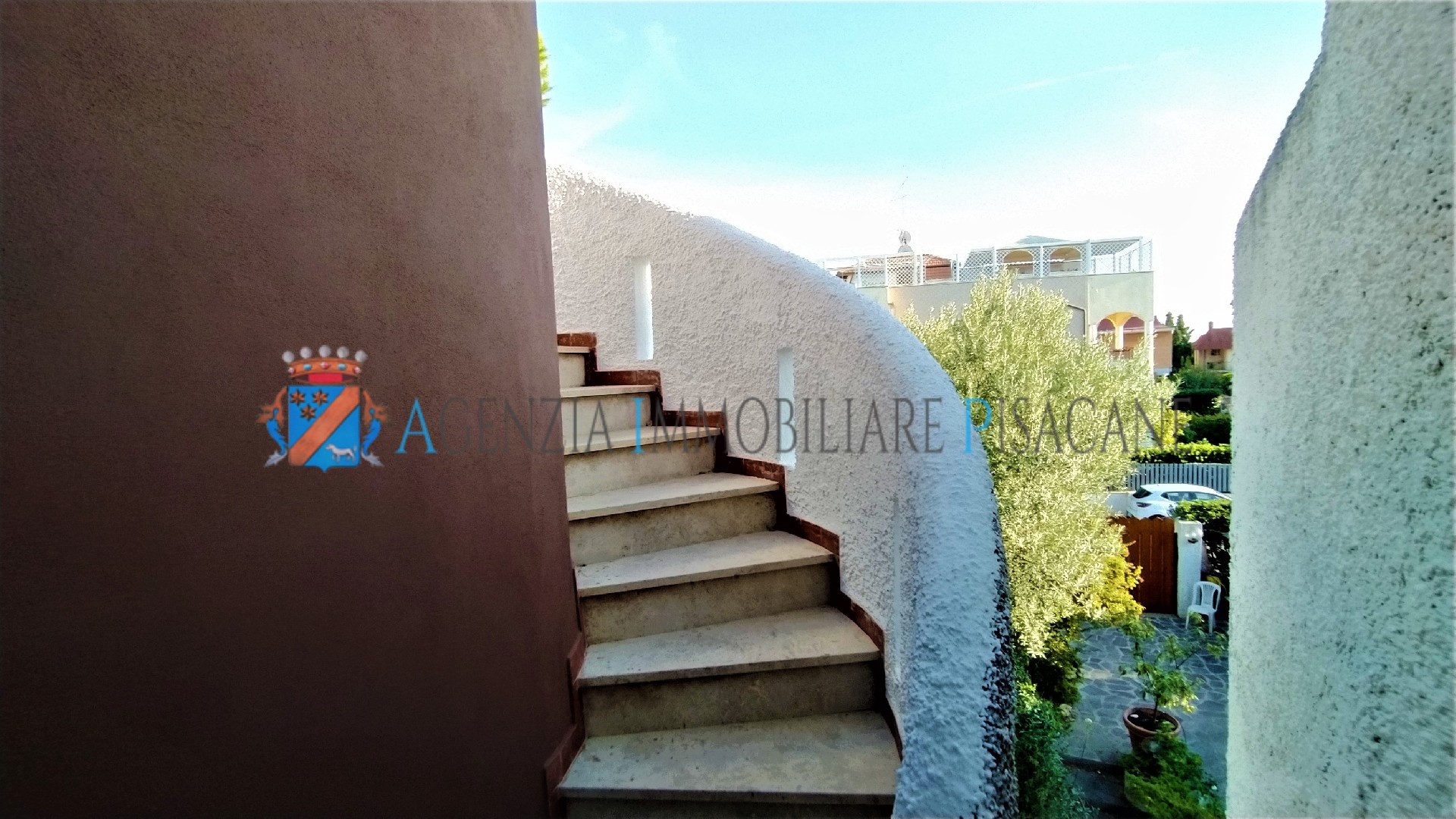 Scala per la terrazza - Agenzia Immobiliare & Architettura Pisacane