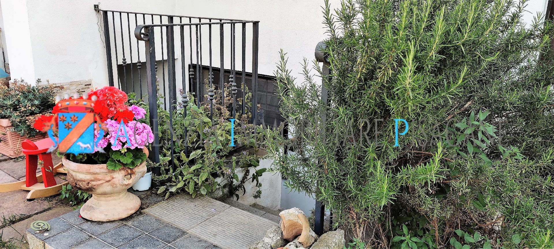 Ingresso esterno taverna - Agenzia Immobiliare & Architettura Pisacane
