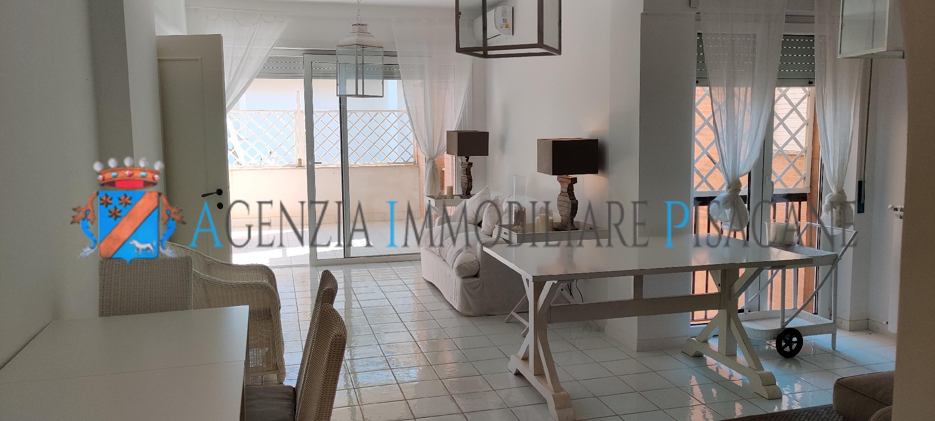 Salone - Agenzia Immobiliare & Architettura Pisacane